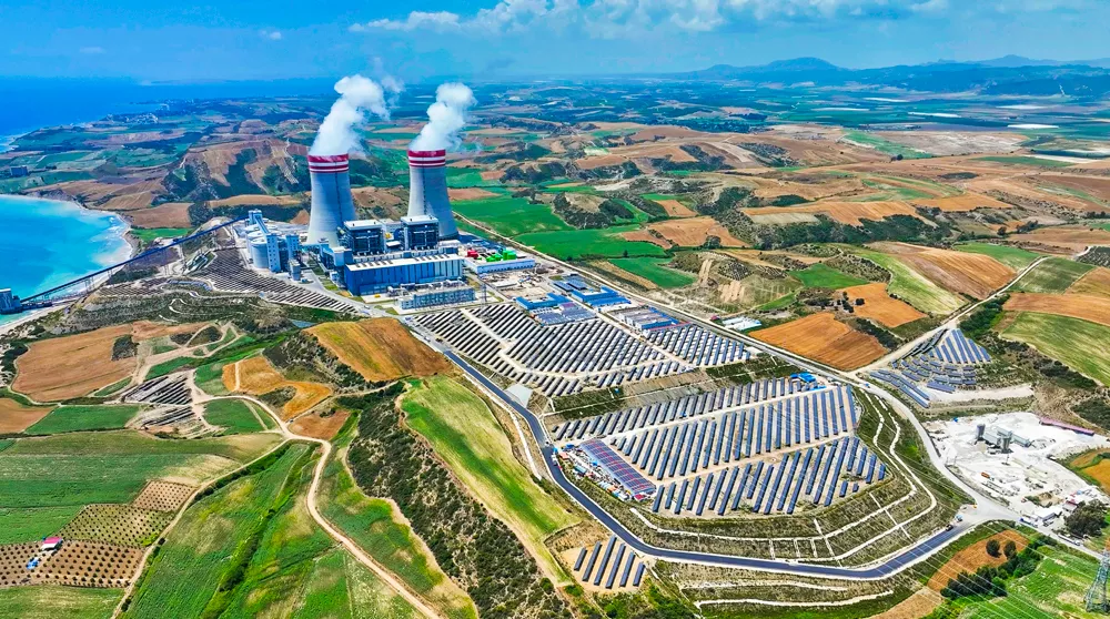 Centrale électrique hybride de Hunutru en Turquie