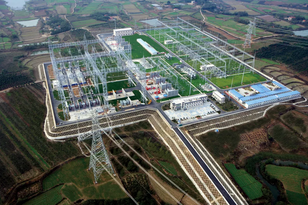 Projet de démonstration et d'essai de CA UHV 1 000 kV dans le sud-est du Shanxi-Nanyang-Jingmen en Chine