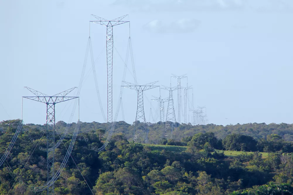 Projet de ligne de transmission d'électricité à très haute tension CC ±800 kV de Belo Monte au Brésil